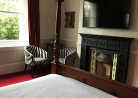 Brook Hall Hotel 3
