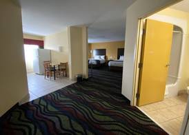 Days Inn & Suites by Wyndham Augusta Near Fort Eisenhower 4