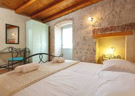 Villa Mama - Traditional Apartments in Omis, free parking 3
