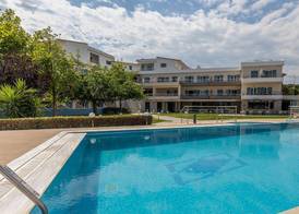 Paradise Resort 3