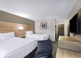 La Quinta by Wyndham Joplin 5