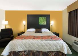 Super 8 by Wyndham Perry IA 5