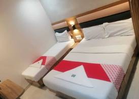 Ruby Hotel 4