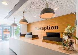 Stadthotel Lohne, Self Check-in & entspannt im Café frühstücken 4