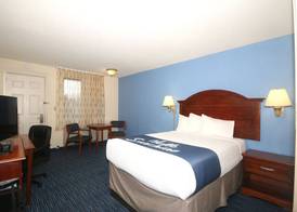 Days Inn by Wyndham Winston Salem North 4