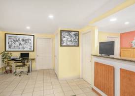 Super 8 by Wyndham Sumter 3