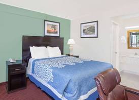 Days Inn by Wyndham Lost Hills 5
