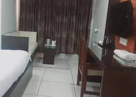 Hotel Apex Inn 4