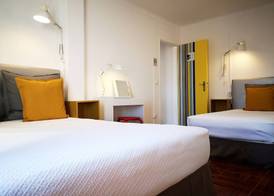 Bulldog Inn - Duna Parque Group 5