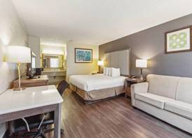 Ramada by Wyndham Houma 5