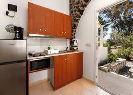 Birds Villa Apartments with Heated Pool - Including Car and Breakfast 5