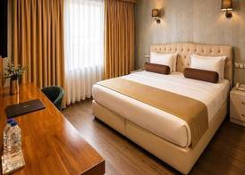 Kuzen Otel 4