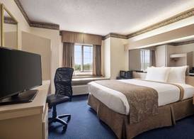 Travelodge by Wyndham Fort Scott 5