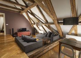 Three Golden Crowns Apartments 4
