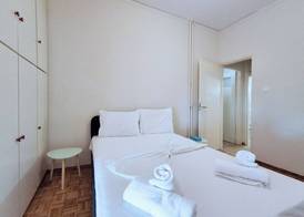 Comfortable Apt near Larissis Metro 2