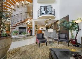 Best Western Plus Swiss Chalet Hotel & Suites 2