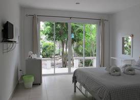 Charlie's Bungalow 2