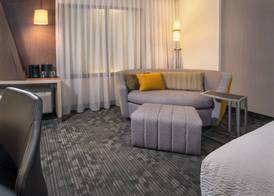 Courtyard by Marriott Calgary South 3