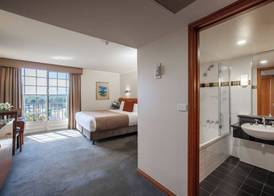 Country Club Tasmania 5
