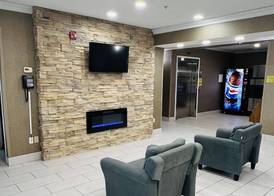 Super 8 by Wyndham South Bend 4