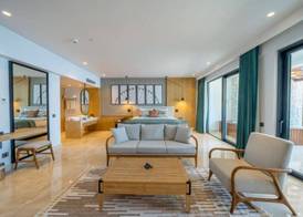 Lures Hotel 4