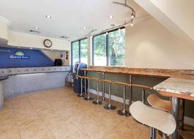 Days Inn by Wyndham Nanuet / Spring Valley 2