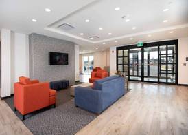 Comfort Inn & Suites 2