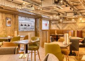 Premier Inn London Paddington - Paddington Station 5