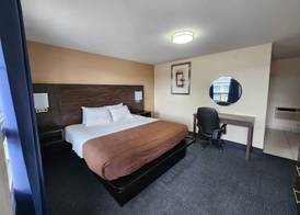 Falls Lodge & Suites 5