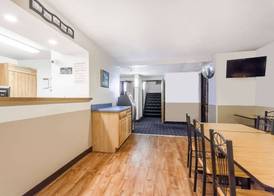 Super 8 by Wyndham Sidney NY 5