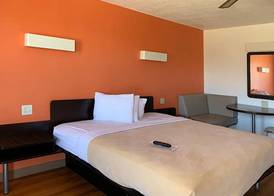 Motel 6 Cameron MO 5