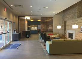 Country Inn & Suites by Radisson, Bloomington at Mall of America 4