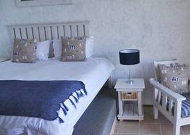 Dutton's Cove Guest House 5