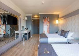 FIFTY5 Suite Hotel 5