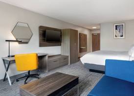 Holiday Inn Express & Suites Pittsfield-Lenox-Berkshires by IHG 3