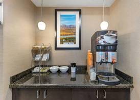 Comfort Suites Blythe 5