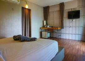 HIP Seaview Resort @ Phi Phi 3