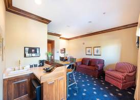 Stock Farm Inn 4
