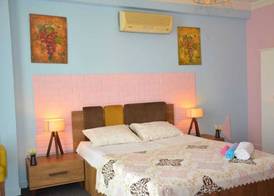 Retro Suites 3