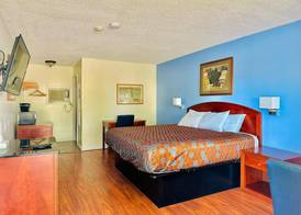 Hampton Motor Inn 3