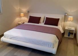 B&B Unique 2