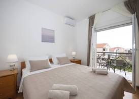 Double bed Room With Private Bathroom and Balcony 4