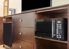 La Quinta by Wyndham Beeville 5