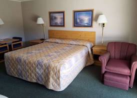 Knights Inn Franklin, PA 4