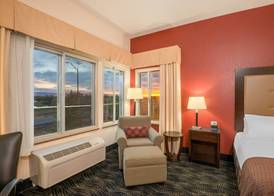 Holiday Inn & Suites GRAND JUNCTION-AIRPORT by IHG 2