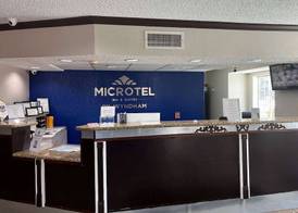 Microtel Inn & Suites by Wyndham Houston 2
