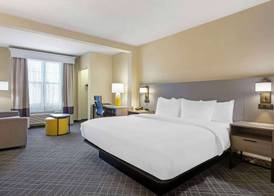 Comfort Suites Hanes Mall 4