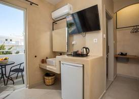 Atma Beach Rooms & Suites 2