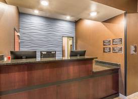 Cobblestone Hotel & Suites Hartford 3