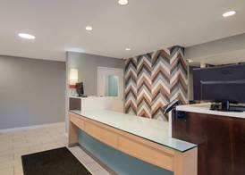 MainStay Suites Omaha Old Mill 4